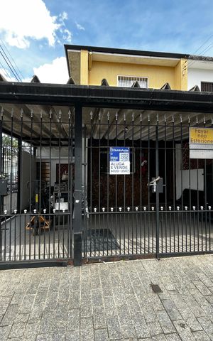 Casa à venda com 116m², 2 quartos e 2 vagas