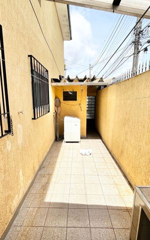 Casa à venda com 116m², 2 quartos e 2 vagas