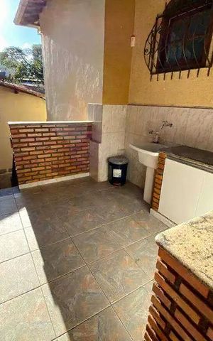 Casa à venda com 250m², 4 quartos e 2 vagas