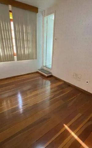 Casa à venda com 250m², 4 quartos e 2 vagas