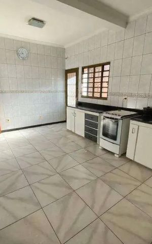 Casa à venda com 250m², 4 quartos e 2 vagas