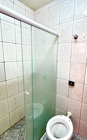 Casa à venda com 40m², 1 quarto e sem vaga Casa à venda com 40m², 1 quarto e sem vagaBanheiro