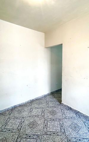Casa à venda com 40m², 1 quarto e sem vaga Casa à venda com 40m², 1 quarto e sem vagaSala