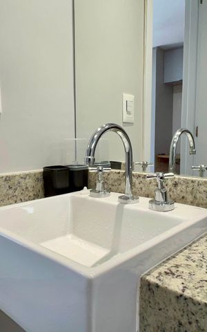 Studio à venda com 26m², 1 quarto e sem vaga Studio à venda com 26m², 1 quarto e sem vagaBanheiro