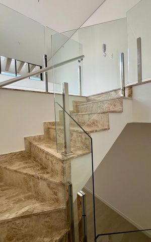 Apartamento à venda com 128m², 2 quartos e 3 vagasEscada