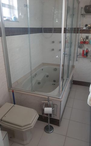 Casa para alugar com 135m², 3 quartos e 2 vagas Casa para alugar com 135m², 3 quartos e 2 vagasBanheiro 3