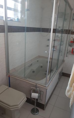 Casa para alugar com 135m², 3 quartos e 2 vagas Casa para alugar com 135m², 3 quartos e 2 vagasBanheiro 3