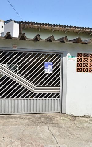 Casa à venda com 350m², 2 quartos e 5 vagasFachada