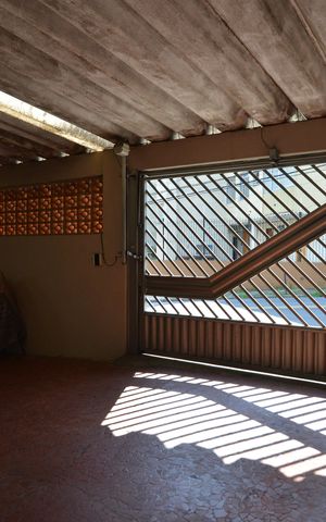 Casa à venda com 350m², 2 quartos e 5 vagasGaragem