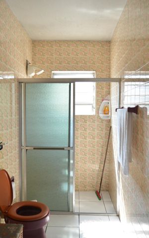 Casa à venda com 350m², 2 quartos e 5 vagasBanheiro Social