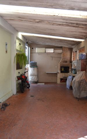 Casa à venda com 350m², 2 quartos e 5 vagasGaragem