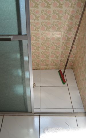 Casa à venda com 350m², 2 quartos e 5 vagasBanheiro Social