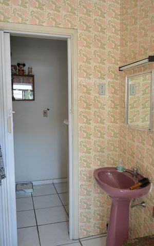 Casa à venda com 350m², 2 quartos e 5 vagasBanheiro Social