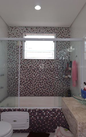 Casa à venda com 250m², 2 quartos e 3 vagasBanheiro Social