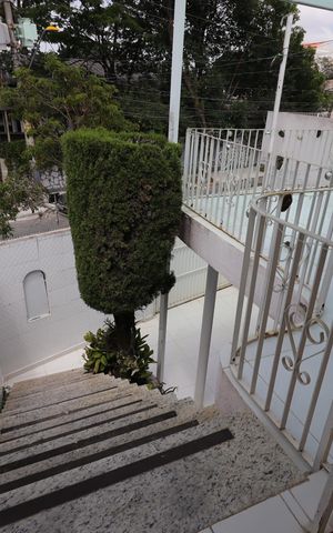 Casa à venda com 250m², 2 quartos e 3 vagasEntrada