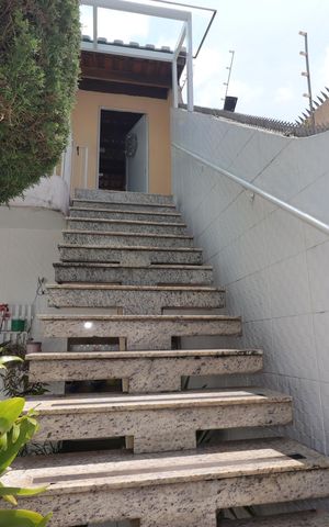 Casa à venda com 250m², 2 quartos e 3 vagasEntrada
