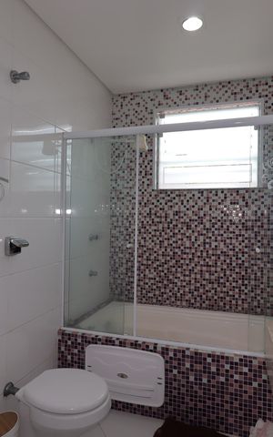 Casa à venda com 250m², 2 quartos e 3 vagasBanheiro Social