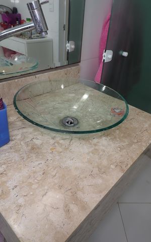 Casa à venda com 250m², 2 quartos e 3 vagasBanheiro Social - Pia