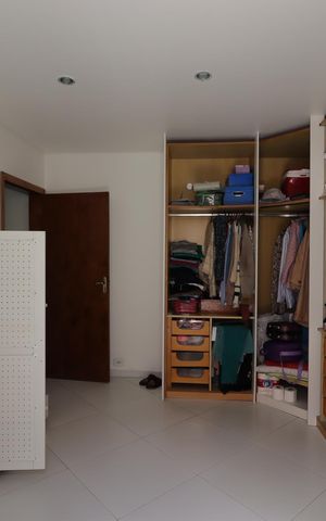 Casa à venda com 250m², 2 quartos e 3 vagasSuíte