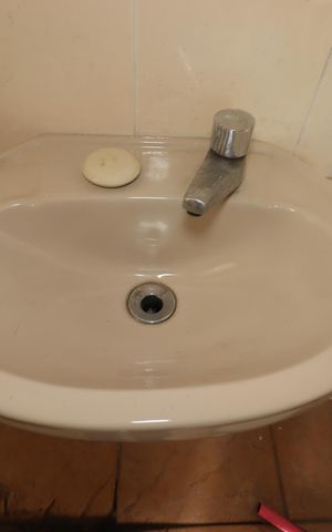 Casa à venda com 250m², 2 quartos e 3 vagasBanheiro de Serviço - Pia