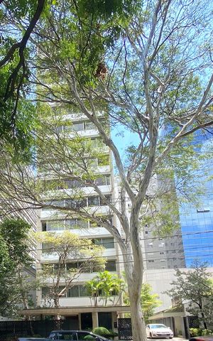 Apartamento à venda com 274m², 4 quartos e 3 vagas Apartamento à venda com 274m², 4 quartos e 3 vagasFachada