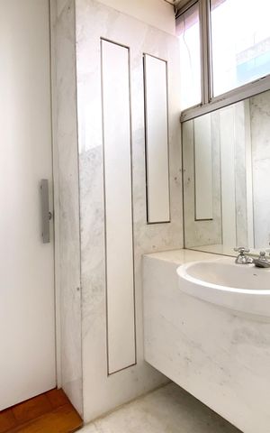Apartamento à venda com 274m², 4 quartos e 3 vagas Apartamento à venda com 274m², 4 quartos e 3 vagasBanheiro da Suíte 2
