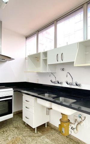 Apartamento à venda com 274m², 4 quartos e 3 vagas Apartamento à venda com 274m², 4 quartos e 3 vagasCozinha