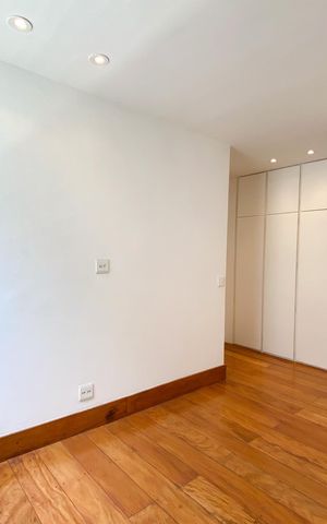 Apartamento à venda com 274m², 4 quartos e 3 vagas Apartamento à venda com 274m², 4 quartos e 3 vagasSuíte