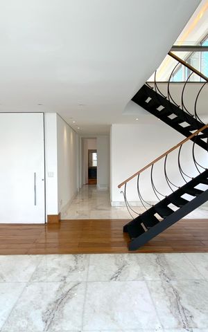 Apartamento à venda com 274m², 4 quartos e 3 vagas Apartamento à venda com 274m², 4 quartos e 3 vagasSala