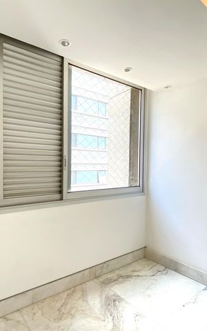 Apartamento à venda com 274m², 4 quartos e 3 vagas Apartamento à venda com 274m², 4 quartos e 3 vagasQuarto