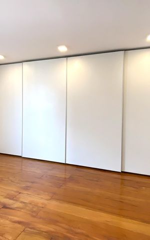 Apartamento à venda com 274m², 4 quartos e 3 vagas Apartamento à venda com 274m², 4 quartos e 3 vagasSuíte 2