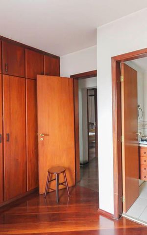 Apartamento à venda com 140m², 3 quartos e 3 vagas Apartamento à venda com 140m², 3 quartos e 3 vagasSuite