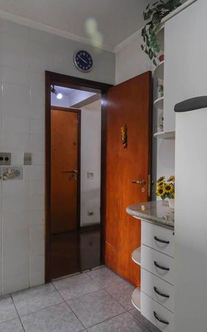 Apartamento à venda com 140m², 3 quartos e 3 vagas Apartamento à venda com 140m², 3 quartos e 3 vagasCozinha