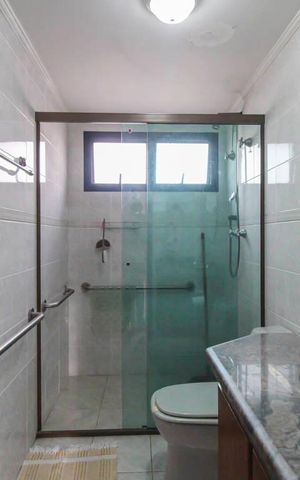 Apartamento à venda com 140m², 3 quartos e 3 vagas Apartamento à venda com 140m², 3 quartos e 3 vagasBanheiro