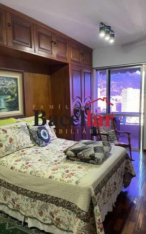 Apartamento à venda com 172m², 4 quartos e 2 vagas