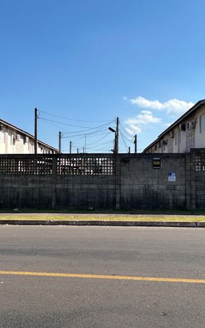 Casa para alugar com 85m², 2 quartos e 1 vaga Casa para alugar com 85m², 2 quartos e 1 vagaPlaca na fachada do condominio