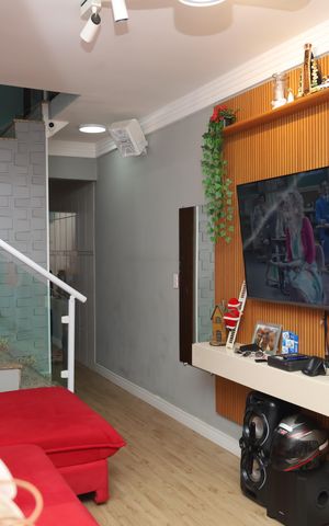 Casa à venda com 136m², 2 quartos e 1 vagaSala