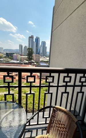 Apartamento à venda com 228m², 3 quartos e sem vaga Apartamento à venda com 228m², 3 quartos e sem vagaVaranda