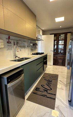 Apartamento à venda com 228m², 3 quartos e sem vaga Apartamento à venda com 228m², 3 quartos e sem vagaCozinha