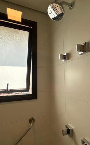 Apartamento à venda com 228m², 3 quartos e sem vaga Apartamento à venda com 228m², 3 quartos e sem vagaBanheiro da Suíte 2