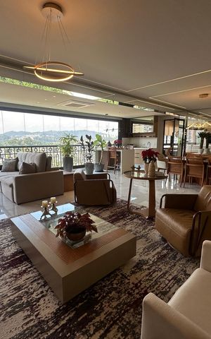 Apartamento à venda com 228m², 3 quartos e sem vaga Apartamento à venda com 228m², 3 quartos e sem vagaSala
