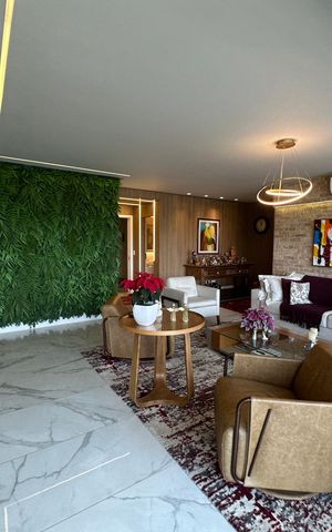 Apartamento à venda com 228m², 3 quartos e sem vaga Apartamento à venda com 228m², 3 quartos e sem vagaSala