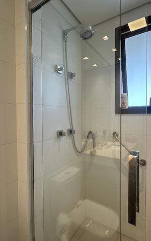 Apartamento à venda com 228m², 3 quartos e sem vaga Apartamento à venda com 228m², 3 quartos e sem vagaBanheiro da Suíte 1