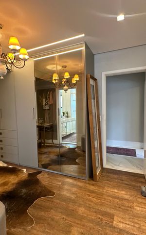 Apartamento à venda com 228m², 3 quartos e sem vaga Apartamento à venda com 228m², 3 quartos e sem vagaCloset da suíte