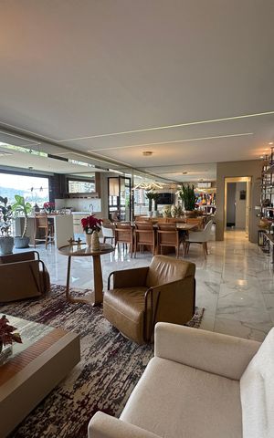 Apartamento à venda com 228m², 3 quartos e sem vaga Apartamento à venda com 228m², 3 quartos e sem vagaSala