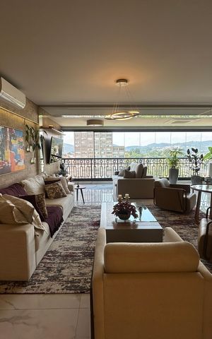 Apartamento à venda com 228m², 3 quartos e sem vaga Apartamento à venda com 228m², 3 quartos e sem vagaSala