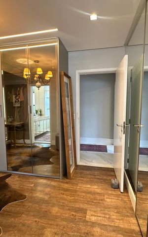 Apartamento à venda com 228m², 3 quartos e sem vaga Apartamento à venda com 228m², 3 quartos e sem vagaCloset da suíte