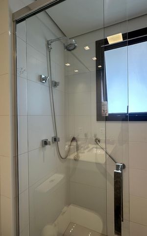 Apartamento à venda com 228m², 3 quartos e sem vaga Apartamento à venda com 228m², 3 quartos e sem vagaBanheiro da Suíte 1
