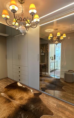 Apartamento à venda com 228m², 3 quartos e sem vaga Apartamento à venda com 228m², 3 quartos e sem vagaCloset da suíte