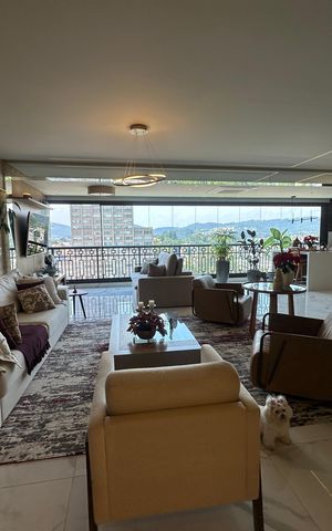 Apartamento à venda com 228m², 3 quartos e sem vaga Apartamento à venda com 228m², 3 quartos e sem vagaSala